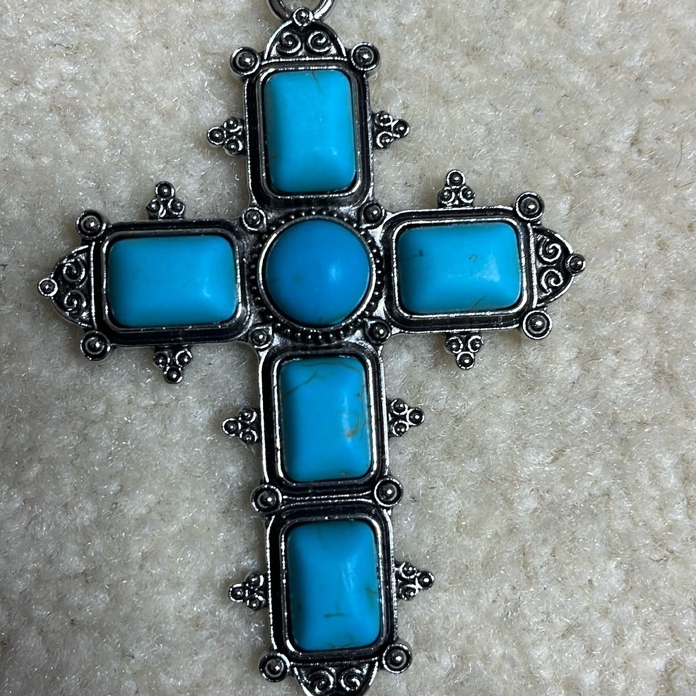 ⭐️ Costume jewelry- turquoise necklace, cross pendant & earring - Picture 2 of 7